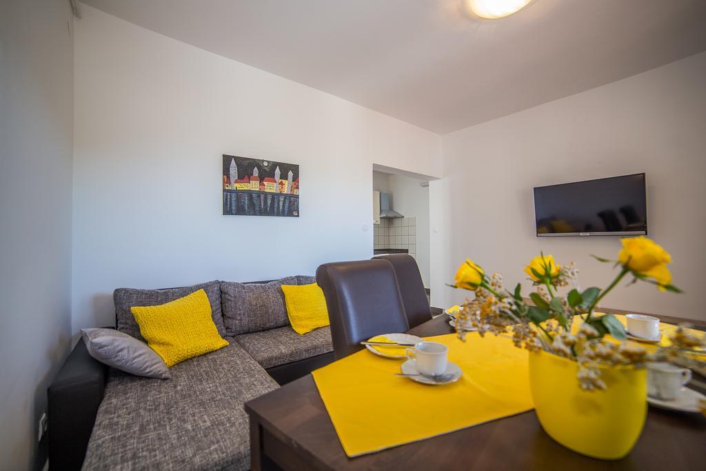 Juric Apartments-Rab Palit Exterior photo